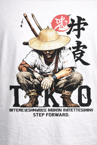 Camiseta Casual para Hombre, Corte Regular, con Serigrafía Frontal, 100% Algodón Jersey Premium, Estilo Urbano - Product Image 5