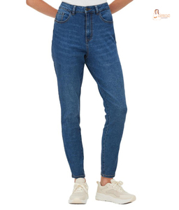 Jean droit classique en denim bleu style japonais pour femme, détails à pois déchirés, coupe moderne pour un look streetwear décontracté - Product Image 1