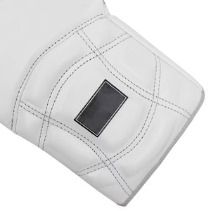 Guantes de Boxeo de Cuero Genuino Premium con Logotipo Personalizado |   Blanco Azul |   Fabricante de Guantes de Entrenamiento de Artes Marciales Mixtas (MMA) y Muay Thai al por Mayor OEM - Product Image 4