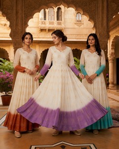Robes longues traditionnelles pour femmes, coupe ample et froissée, motif ombré crème-orange, tenue ethnique décontractée Inde Pakistan - Product Image 4