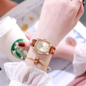 9775 Gran Oferta, Juego de 2 Relojes de Cuero para Mujer, Relojes de Moda para Dama con Pulseras - Product Image 1