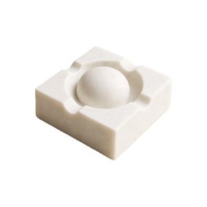 Cenicero Cuadrado Moderno de Mármol Blanco de Lujo con Centro de Domo Esculpido, Accesorio para Fumar Hecho a Mano de Primera Calidad para Decoración del Hogar u Oficina - Product Image 1