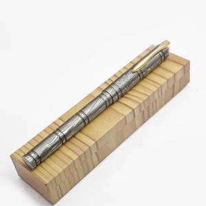 Bolígrafo de Acero de Damasco Premium, Papelería Ejecutiva de Alta Calidad para Entornos Corporativos - Product Image 5