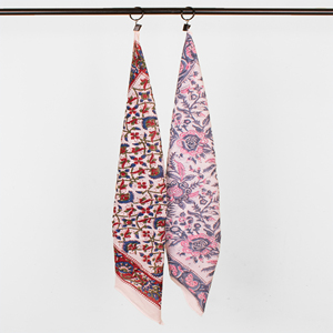 Bandana carré en coton imprimé à la main Craftjaipur, motif floral bohème – Accessoire capillaire respirant et doux pour la peau, idéal pour les femmes en extérieur - Product Image 5