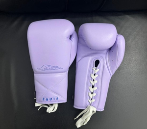 Guantes de Boxeo Profesionales QST INTERNATIONAL BG-0001 de Cuero Genuino Personalizados, con Absorción de Humedad para MMA y Muay Thai - Product Image 1