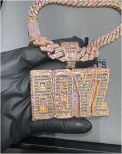 Colgante de Cadena con Nombre Personalizado de Moissanita VVS, Estilo Hip Hop, con Diamantes Baguette Engastados, Letra Inicial 3D, Joyería - Product Image 1