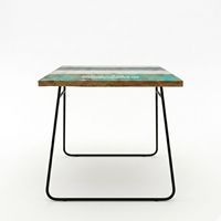 Table basse DIVADI artisanale en teck rustique écologique et durable, avec pieds en fer et pieds carrés hauts en bois de bateau recyclé, style antique