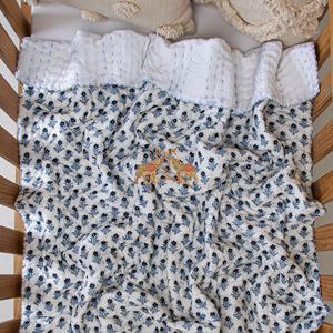 Edredón Kantha hecho a mano de algodón orgánico de la mejor calidad, estampado floral suave personalizado para uso invernal en casa - Product Image 2