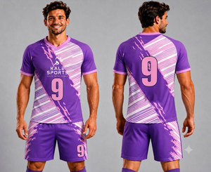 ชุดฟุตบอลเยาวชนแขนสั้นคอวีสไตล์เรโทร เสื้อยืดและกางเกงขาสั้น ชุดใหม่ ผลิตจากโพลีเอสเตอร์ 100% ออกแบบได้ตามต้องการ - Product Image 1