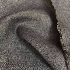 Chemise décontractée pour homme à manches longues, aspect denim, en coton, boutonnée, pour le travail, bleu uni, en chambray léger, vente en gros - Product Image 5