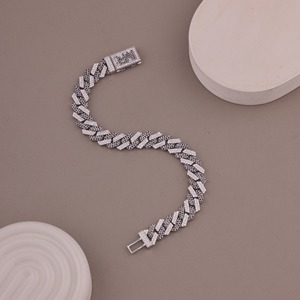 Pulsera de eslabones cubanos de moissanita en blanco y negro, estilo Iced Out, de dos tonos, de lujo, para hombre, talla personalizada, de Satani Brothers - Product Image 5