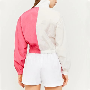 เสื้อแจ็คเก็ตกันลมผู้หญิงแบบขายส่ง สีสันตัดกัน พร้อมกางเกงขาสั้น ชุดกีฬาแบบเบาสบาย ผู้ผลิต OEM - Product Image 4
