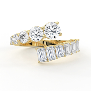 Bague sophistiquée en or blanc asymétrique avec diamants ronds brillants et émeraudes taillées en escalon, bijoux raffinés - Product Image 1