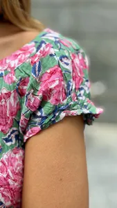 Haut en coton à imprimé floral vert et rose pour femme, style bohème, manches courtes, plissé, chemisier d'été décontracté avec poches - Product Image 4
