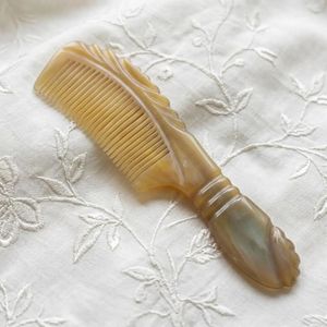 Peigne en corne de buffle à dents larges, noir et marron, pour cheveux, avec étui portable, peigne artisanal en corne pour hommes et femmes, Curio Craft - Product Image 4