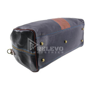 กระเป๋าเดินทางหนังแท้ OEM/ODM 40 ลิตร จากโรงงานโดยตรง ความจุขนาดใหญ่ รับทำโลโก้ตามสั่ง - Product Image 6