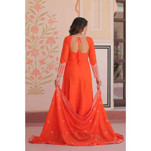 Vestido de gala con lentejuelas y cuentas bordadas de Star Georgette con dupatta - Product Image 3