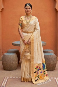 Sari en soie crème avec broderies de paons et de fleurs pour femmes, tenue de mariage traditionnelle, style indien - Product Image 3