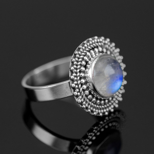 แหวนมูนสโตนธรรมชาติ แหวนมูนสโตนสีรุ้ง แหวนทำมือสไตล์โบโฮ เครื่องประดับวินเทจ ของขวัญสำหรับเธอ - Product Image 1