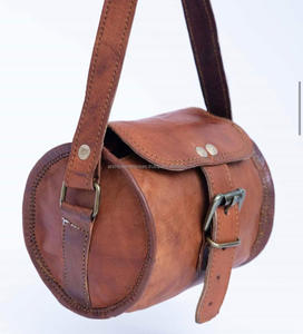 Petit sac polochon fait main en cuir de chèvre Vintage pleine fleur sac polochon de voyage en cuir véritable de créateur sacs de week-end pour unisexe - Product Image 3