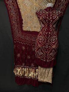 Ensemble de salwar kameez en soie Gajji du Rajasthan de qualité supérieure, avec motif Bandhani, teint à la main, style ethnique traditionnel, avec dupatta de créateur - Product Image 5