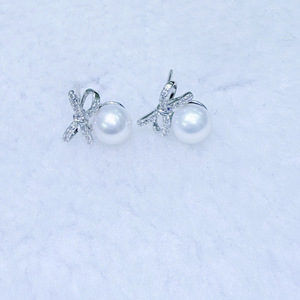 Pendientes de Perlas de Agua Dulce de 6-7 mm de Zhuji Mountain Lake, Casi Impecables, Aurora, Plata Pura, Diseño de Mariposa Versátil y Exquisito - Product Image 4