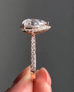 Anillo de Diamante Cultivado en Laboratorio con Corte Pera Vintage de 2.90 CT, Engaste Halo, Media Eternidad, Anillo de Compromiso o Aniversario, Regalo para Mujer - Product Image 2