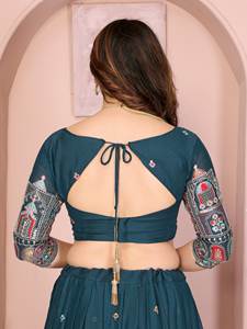 Ensemble de lehenga brodé pour mariage, avec chemisier et dupatta de 2,5 m - Product Image 5