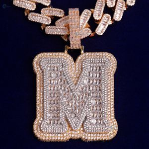 Pendentif lettre M en diamant de laboratoire, entièrement serti, style hip hop, personnalisable avec un nom, pour homme. - Product Image 4
