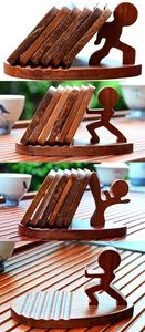 Juego de posavasos de madera redondos de madera natural con diseños de animales azules, estilo nórdico, reutilizables, para proteger bebidas. - Product Image 2
