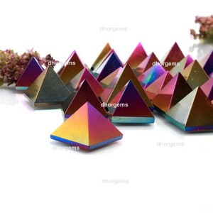 Pirámide de Obsidiana Negra, Joyería con Piedras Preciosas, Arte Energético de 7 Chakras, Coleccionable - Product Image 1