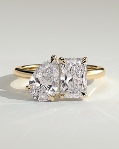 Anillo de compromiso Arviquea Pear and Radiant Toi et Moi con diamante cultivado en laboratorio, certificado por IGI - Product Image 1