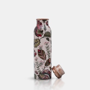Botella de Agua de Cobre Ecológica de Doble Pared Hecha a Mano para Uso Diario, Diseño Duradero a Prueba de Fugas para una Hidratación Saludable - Product Image 1