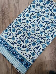 Mantel Cuadrado de Algodón Estampado Floral de Lujo Hecho a Mano de Primera Calidad, Diseño Clásico Azul y Blanco, Lavable, Ecológico, para Uso Doméstico - Product Image 2