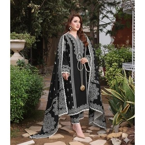 Organza brodé en coton premium noir intense avec bordure intégrale et broderie complexe sur le devant, les manches et les bordures - Product Image 1
