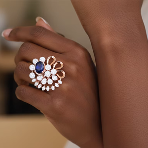 Bague personnalisée de luxe en saphir bleu et diamants en grappe, en or rose avec un design floral élégant pour mariage et anniversaire - Product Image 1