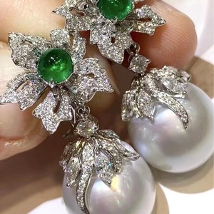 Boucles d'oreilles pendantes en perles d'eau douce de style rétro français, design polyvalent et luxueux avec des lumières fortes - Product Image 4