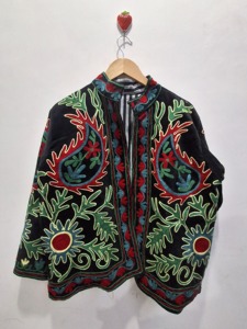 เสื้อโค้ทผู้หญิง Bless International SUZANI JACKET-170 รุ่น StylHandmade งานปักลายดอกไม้สไตล์วินเทจ ผ้ากำมะหยี่ ปักลายซูซานี ความยาวปกติ - Product Image 1