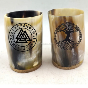 Vidrio de cuerno de búfalo natural hecho a mano, vidrio de cuerno para beber tallado a mano con borde de latón, vaso de cerveza - Product Image 2