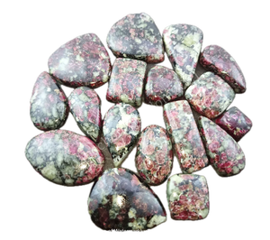 Cabujón de Eudialita Natural de Calidad Premium, Color Rojo Rosado, Personalizado para la Fabricación de Colgantes Artesanales de Plata Fina - Product Image 3