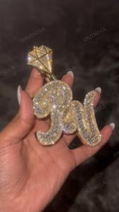 Colgante de tres letras totalmente cubierto de diamantes, collar personalizado para ella, moissanita VVS1 D, engaste de corona, colgante personalizado, pasa la prueba del diamante. - Product Image 3