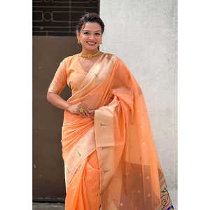 ผ้าซิ่นอินเดียแบบดั้งเดิมสุดหรูหรา ผ้าออร์แกนซ่าพีชลายปาธานี ปักดิ้นทอง สำหรับผู้หญิง - Product Image 6