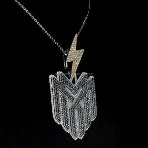 Cadena de eslabones cubanos profesionales con colgante de logotipo 3D en blanco y negro inicial Diamante de moissanita personalizado Chapado en oro - Product Image 3