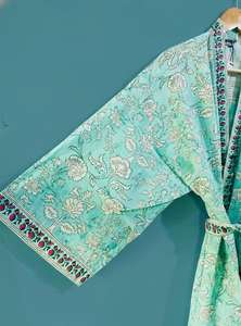 Bata Kimono de Algodón Verde Menta con Estampado Artesanal, Ropa de Estar por Casa para Novias, Bata Elegante para Boda - Product Image 2