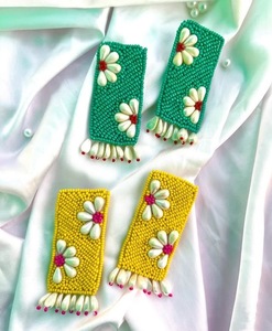 Boucles d'oreilles pendantes faites à la main en perles de rocaille papillon, brodées de perles de verre, pour femmes, idéales pour les mariages et les fêtes - Product Image 3