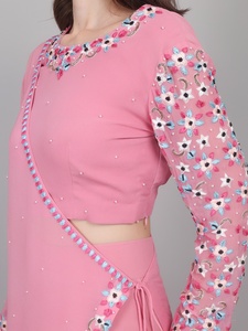 Conjunto informal moderno y a la moda para mujer, lehenga choli GGT con una manga y dupatta con volantes. - Product Image 3
