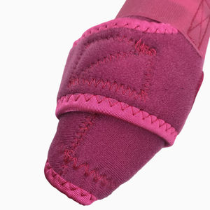 Botte de protection sportive en néoprène rose pour jambes de cheval, personnalisable - Utilisation en compétition et en écurie - Product Image 5