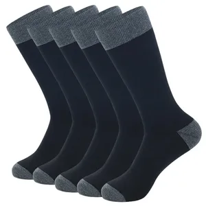 Vente en gros de chaussettes d'hiver personnalisées épaisses, au-dessus du genou, moelleuses et chaudes pour femmes - Product Image 4