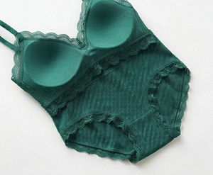 Ensemble soutien-gorge sans armatures et culotte hipster vert émeraude pour femme, en dentelle, sans couture, taille mi-haute, en coton tricoté et élasthanne - Product Image 2