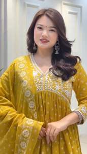 Ensemble de Kurti évasé de qualité supérieure pour femmes, vêtements ethniques traditionnels et festifs au meilleur prix de gros - Product Image 6